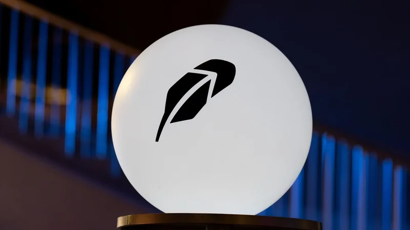 Robinhood Lets AI Agents Trade Stocks and Spend on Credit Cards