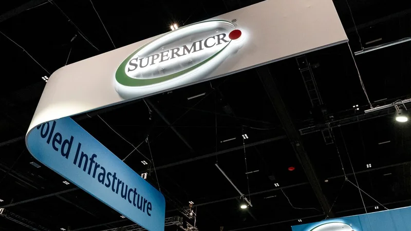 Super Micro Seeks $7 Billion Equity Deal to Fund $39 Billion in AI Server Orders