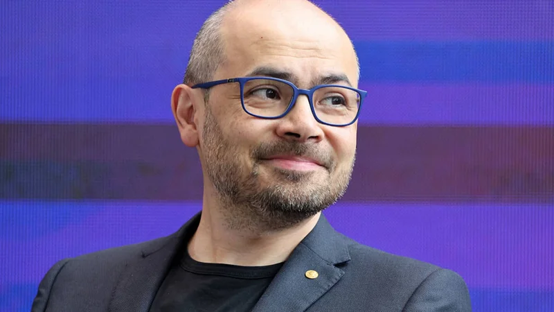 Google DeepMind CEO Demis Hassabis calls for a US-led global AI watchdog with power to halt dangerous models
