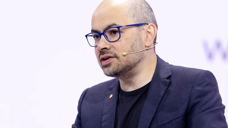Google DeepMind CEO Demis Hassabis Steps Back as AI Lab Faces Leadership Overhaul and Researcher Exodus