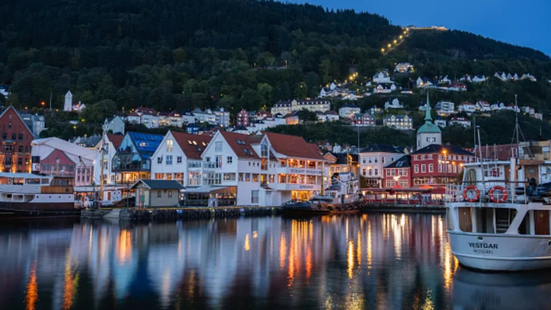 Norway’s $2.3 Trillion Oil Fund Rides Big Tech Gains While Warning of Market Risk