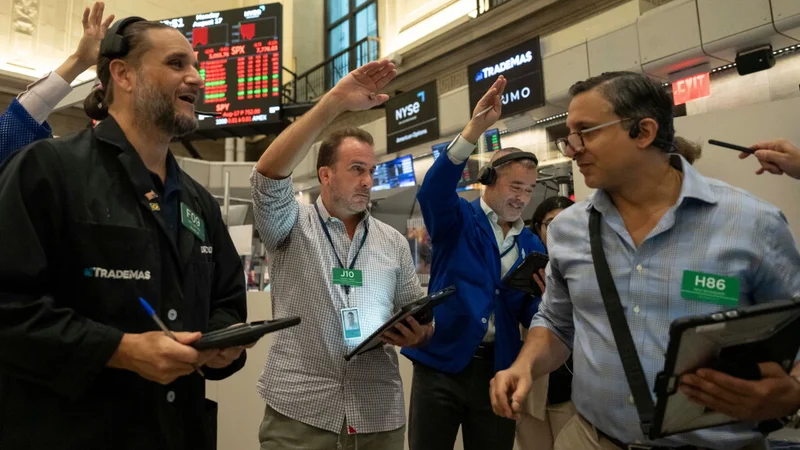 Stocks Fall as Iran Conflict Sends Oil Higher and Treasury Yields Pressure Wall Street