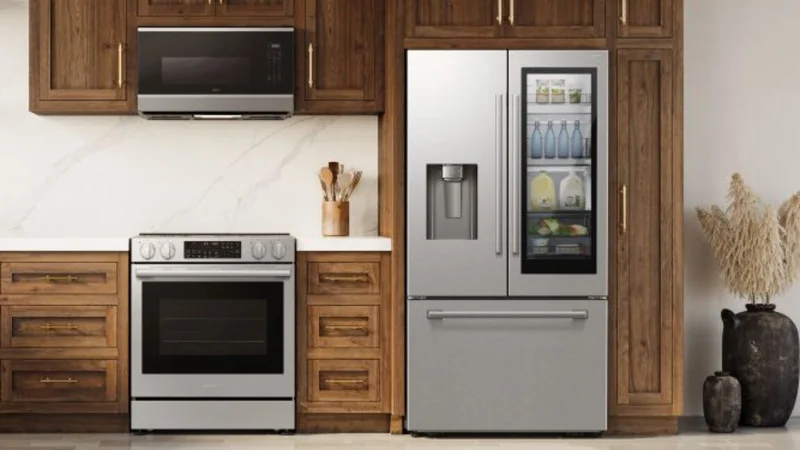 Samsung Smart Fridge Firmware Update Leaves Owners Facing Spoiled Food and Weeks Without Repairs